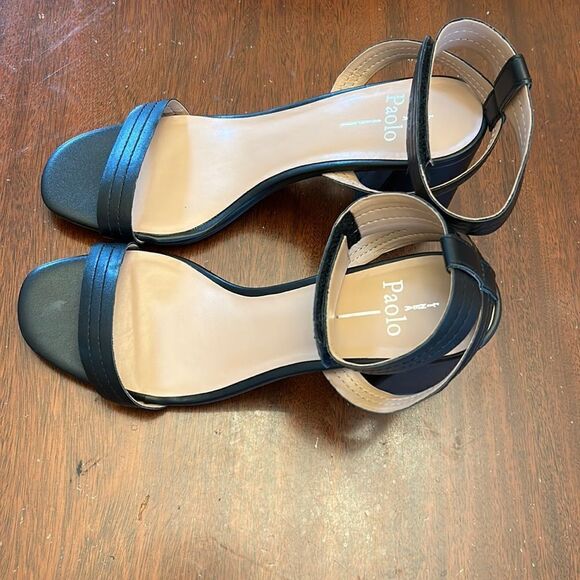 Linea Paola Emmie black ankle wrap heeled strappy sandals Size 9 NWOT - Picture 5 of 9